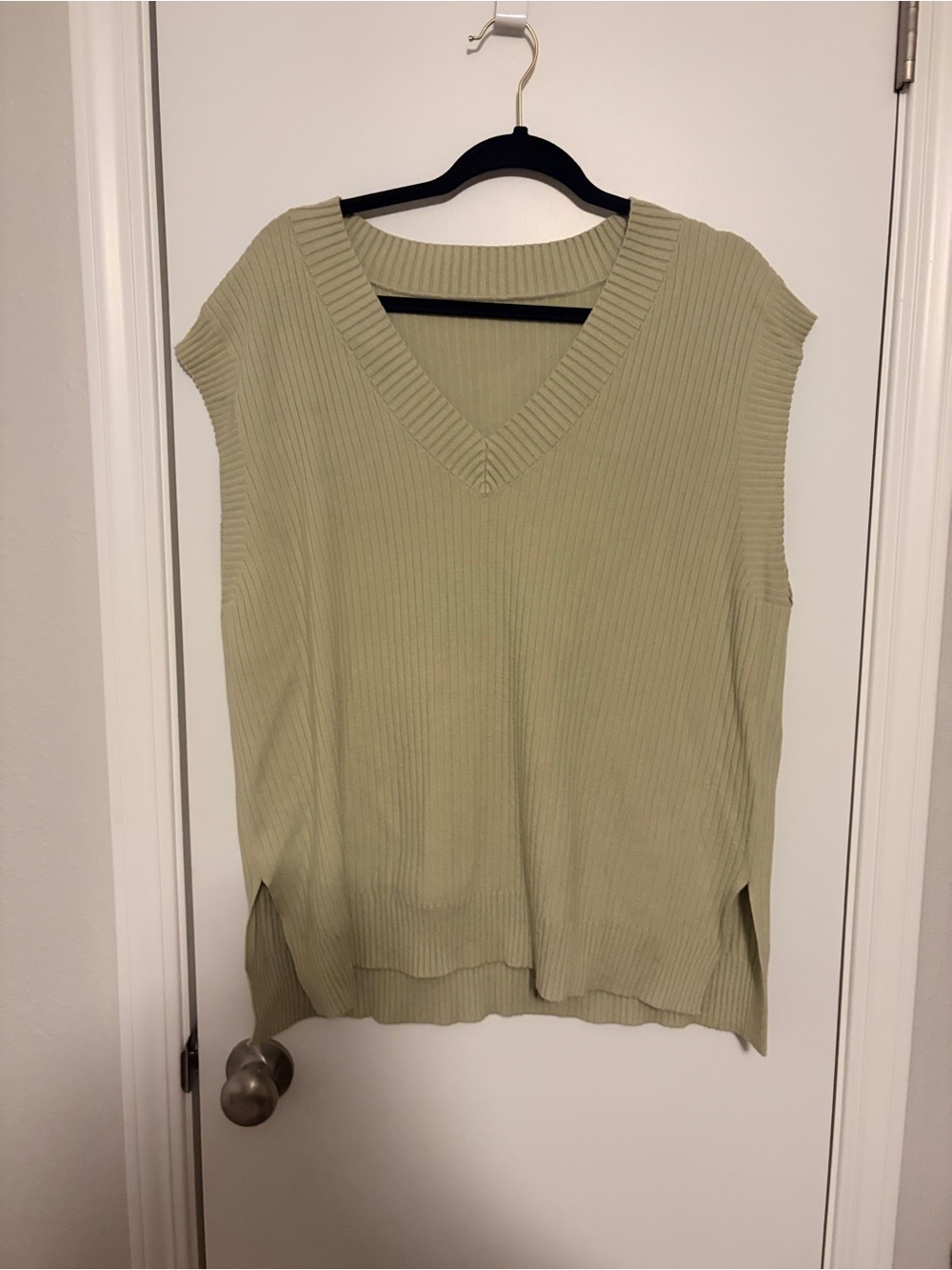 Amazon Ribbed V-Neck Sleeveless Sweater - Sage
